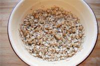 2、苹果燕麦粥,燕麦片冲洗干净