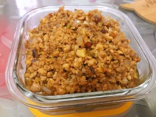 11、重庆小面之最爱豌杂面,装盒，我一次会多做一些放冰箱冷藏保存，吃面，拌饭都炒香的