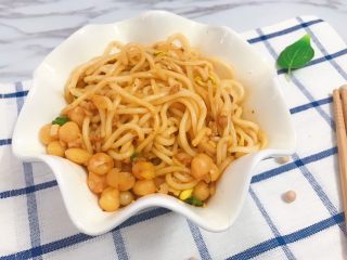 18、重庆小面之最爱豌杂面,开吃吧，多多的杂酱多多的豌豆