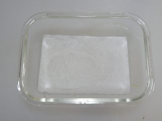 7、宝宝辅食—蔓越莓山药糕,底部铺好油纸