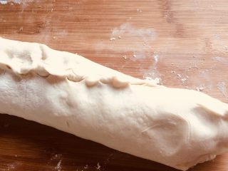 7、香酥羊肉馅儿饼,边缘捏紧封口