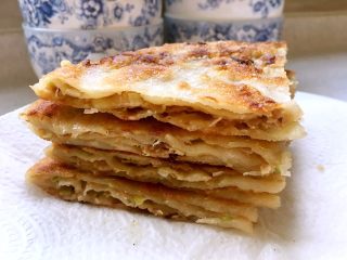 17、香酥羊肉馅儿饼,开动美味,加少许醋蘸着吃,解腻,味道更佳