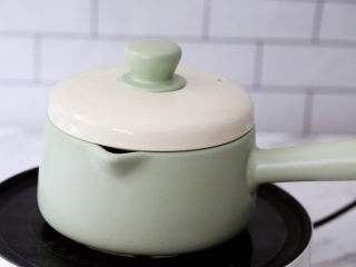 5、珍珠奶茶冻,关火焖5分钟