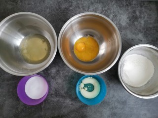 1、千层福袋蛋糕,全部材料