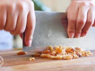 3、萝卜糕12m+,虾米切成末~