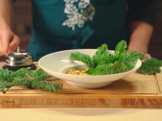 16、那不勒斯松枝饺子,饺子装盘，加入肉汤就好啦！！