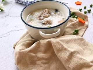 10、杂蔬排骨大米粥（电饭煲版）,好啦，这么简单快手的是不是要做给宝宝吃呢