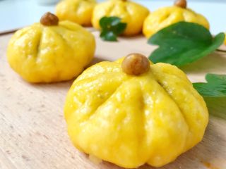 4、宝宝辅食：南瓜豆沙包,1个个小太阳一样