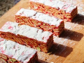 5、圣诞雪花酥,凉透切成自己喜欢的样子吧????！