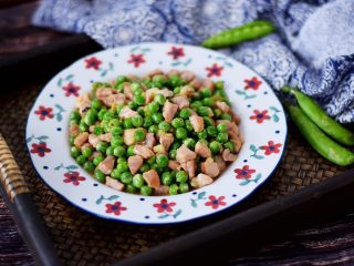 12、豌豆炒肉丁,成品图