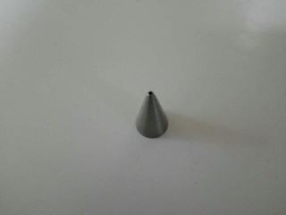 10、悟空快到我碗里来,取一个2号表线花嘴装入裱花袋。