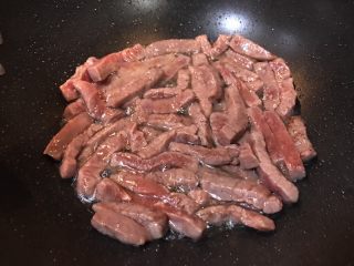 8、超满足便当（13）,牛肉也开始变色