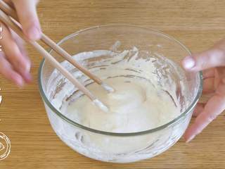 4、9m+宝宝疙瘩汤（宝宝辅食）,搅拌成流动状态，是稍微有点稀的感觉哈~