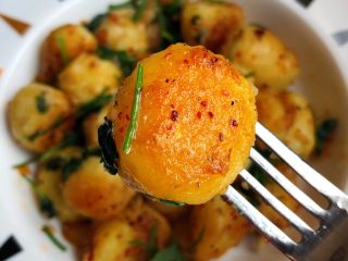 8、香煎小土豆,啊！张嘴