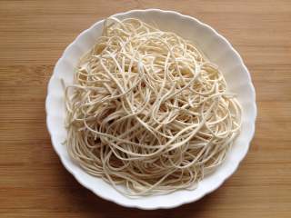 2、片儿川,备好面条