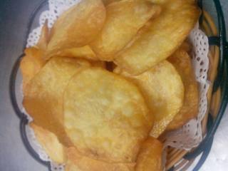 8、李师傅 自制薯片,李师傅早上做的 实验留到下午吃时依然香脆咔嚓,咔嚓,咔嚓脆! 向乐事,可比克,艾比利,,说再见!