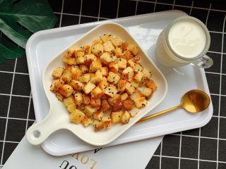 10、香烤吐司丁,美美的点心时间