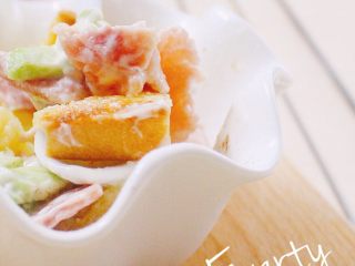 12、卡小姐的甜点-牛油果培根沙拉,喜欢吃甜的可以在烤吐司对时候多放点糖,不喜欢的可以放少点