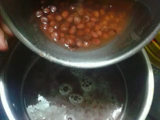 5、红豆冰棍,打好了。混合一起