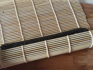 12、美味寿司卷,一定要卷的紧紧的