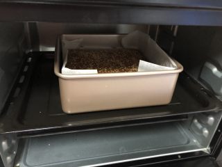 10、红枣糕(全蛋打发),烤箱预热160度,中层烤40分钟