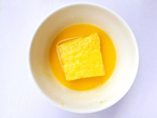 10、好吃到爆的港式西多士,土司在鸡蛋里洗个澡。