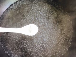 6、蚝油生菜,1/2小茶匙盐