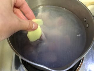 14、大口吃肉系列➕干豆角鸡蛋红烧肉,加入两片姜片