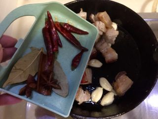 27、大口吃肉系列➕干豆角鸡蛋红烧肉,加入香料，煸出香味