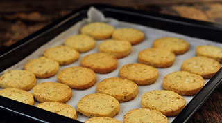 12、坚果酥饼,参考：180度 中层 20分钟