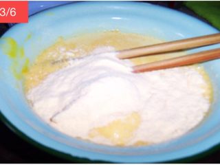 3、蛋奶布丁,加入布丁粉搅拌均匀无颗粒