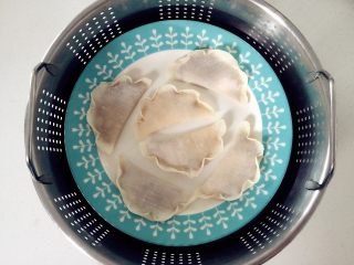 3、香蕉馅蒸饺—香甜可口，试试这款吧!18M,放入蒸锅，冷水入锅，中大火蒸10分钟左右就可以了