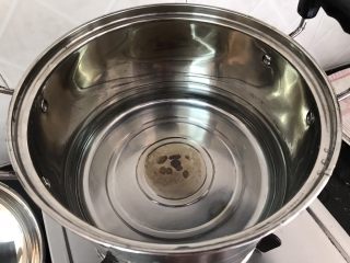 7、芒果椰汁西米露,然后再煮一锅水