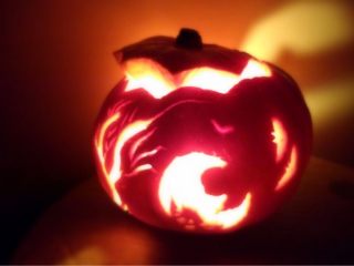 7、万圣节南瓜灯,如图放入蜡烛正面