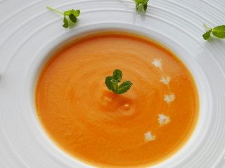 5、南瓜奶油浓汤,成品，非常美味，淡淡的甜味和奶油味。宝宝和妈妈都会喜欢