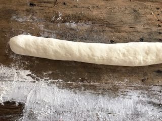 11、笋干肉包,揉成场面团