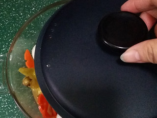 10、泡椒鹌鹑蛋,加盖冷藏8小时后即可食用