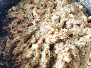 7、炸丸子,搅拌均匀备用