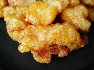 17、番茄巴沙鱼,金黄色的外衣，非常漂亮。