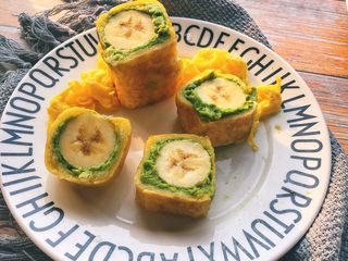 11、辅食10M➕ 香蕉牛油果吐司卷,妈妈可以和宝宝一起享用哦