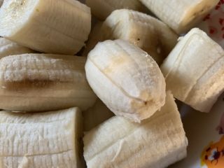 3、香甜软糯不一样的香蕉,切