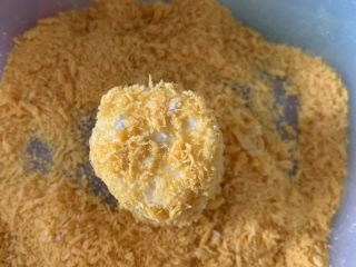 6、香甜软糯不一样的香蕉,沾面包糠