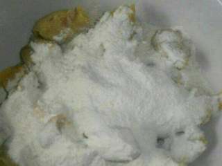 2、地瓜丸子,加糯米粉，白糖揉捏团