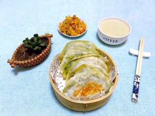 11、飘香韭菜盒,搭配稀粥小炒是完美的标配