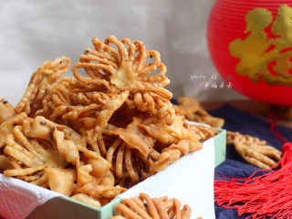 21、年味～花式炸麻叶,香香脆脆的，一口一个～停不下来啊～