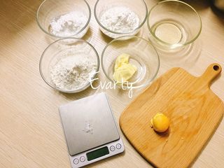 1、玛格丽特小饼干,准备好材料啦????