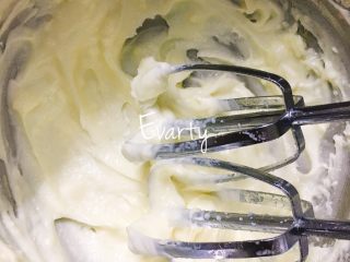 3、玛格丽特小饼干,搅拌好的样子