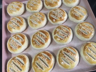 29、金沙奶黄馅老婆饼,出炉。