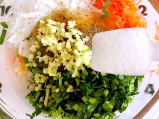 9、炸素丸子,加适量盐