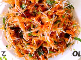 10、炸素丸子,搅拌均匀